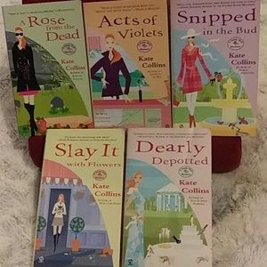 5 Kate Collins paperback books